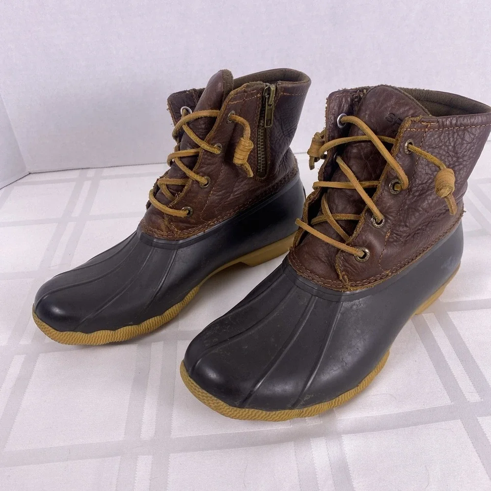 Sperry Saltwater Duck Boot in Tan/Dark Brown winter boot. Women's‎ size 7